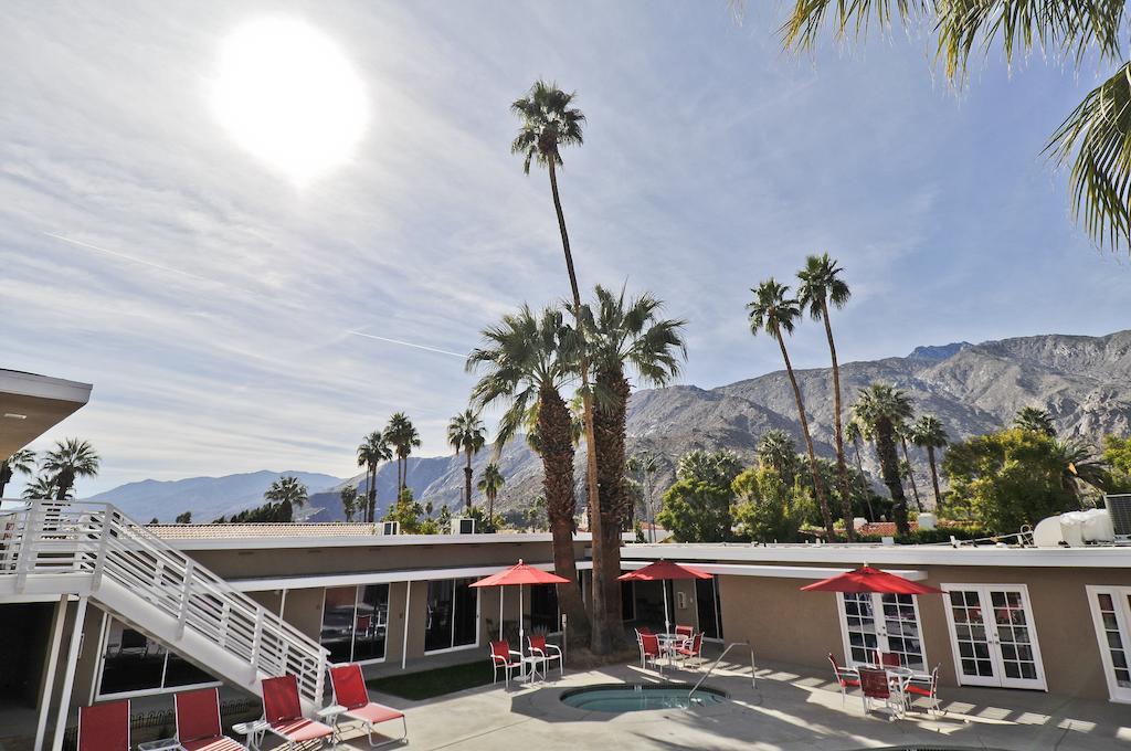 Bearfoot Inn - Clothing Optional Hotel For Gay Men Palm Springs Eksteriør bilde
