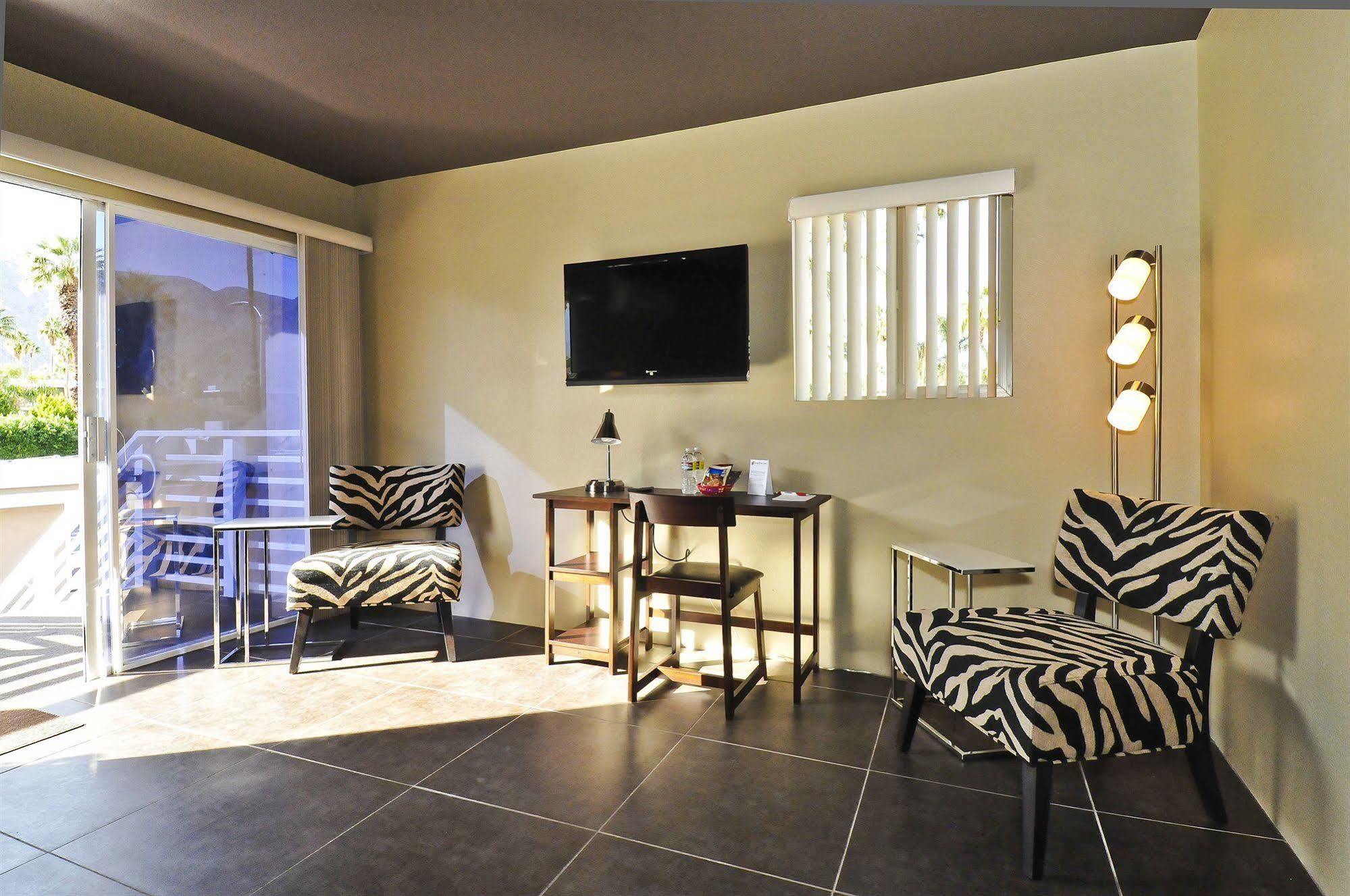 Bearfoot Inn - Clothing Optional Hotel For Gay Men Palm Springs Eksteriør bilde