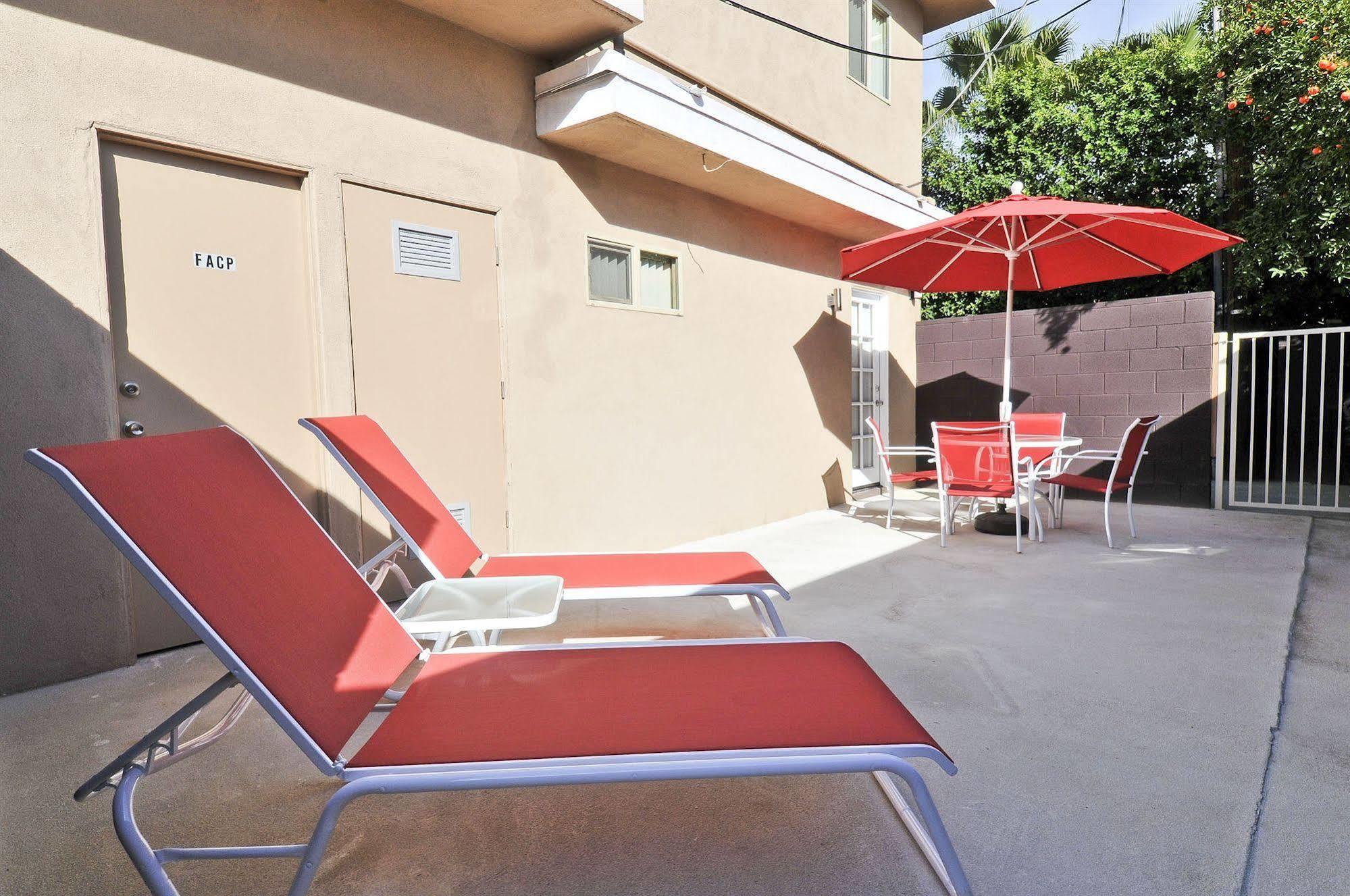 Bearfoot Inn - Clothing Optional Hotel For Gay Men Palm Springs Eksteriør bilde
