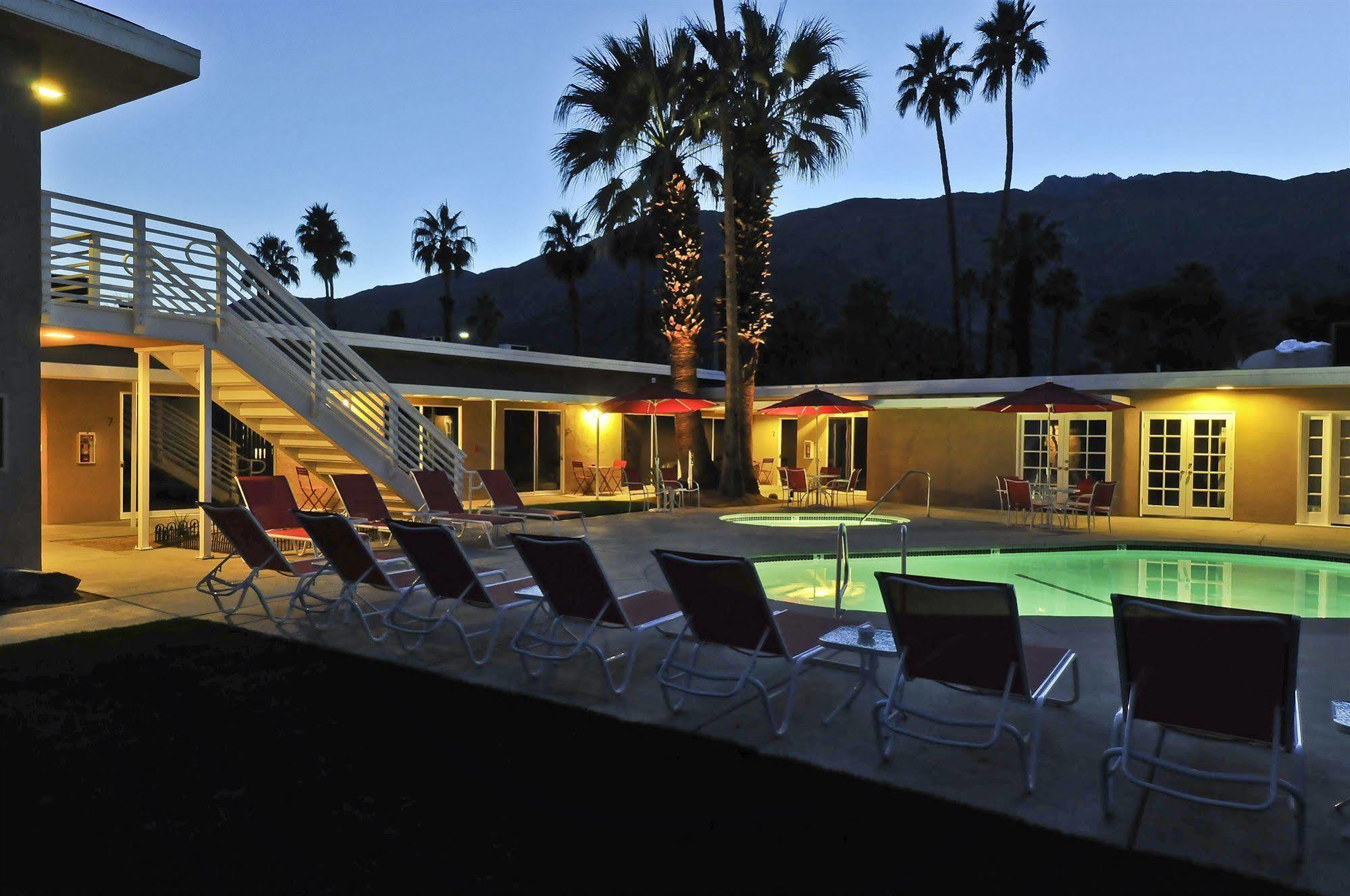 Bearfoot Inn - Clothing Optional Hotel For Gay Men Palm Springs Eksteriør bilde